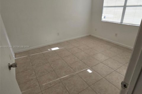 House in Homestead, Florida 3 bedrooms, 98.76 sq.m. № 1997921 - photo 2