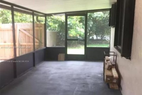 House in Homestead, Florida 3 bedrooms, 98.76 sq.m. № 1997921 - photo 11