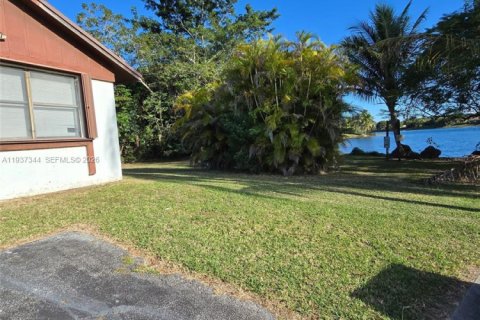 House in Homestead, Florida 3 bedrooms, 98.76 sq.m. № 1997921