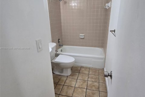 House in Homestead, Florida 3 bedrooms, 98.76 sq.m. № 1997921 - photo 6