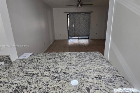 House in Homestead, Florida 3 bedrooms, 98.76 sq.m. № 1997921 - photo 4