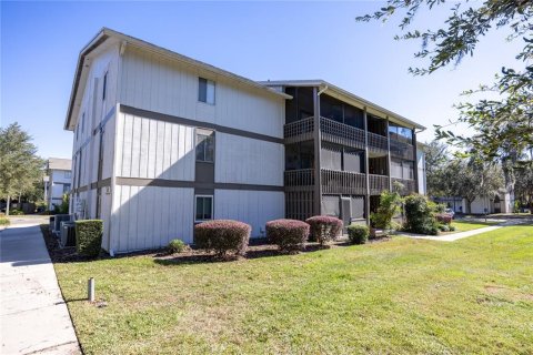 Condominio en venta en Gainesville, Florida, 2 dormitorios, 93.18 m2 № 1720122 - foto 1