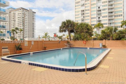 Copropriété à vendre à Hollywood, Floride: 2 chambres, 128.76 m2 № 2000089 - photo 23