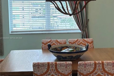 Copropriété à vendre à Hollywood, Floride: 2 chambres, 128.76 m2 № 2000089 - photo 3