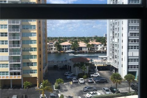 Copropriété à vendre à Hollywood, Floride: 2 chambres, 128.76 m2 № 2000089 - photo 7