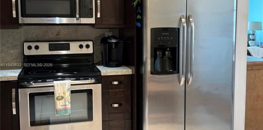 Condo à Hollywood, Floride, 2 chambres № 2000089