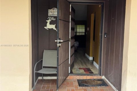 House in Miramar, Florida 2 bedrooms, 84.73 sq.m. № 2062691 - photo 3