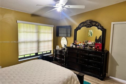 House in Miramar, Florida 2 bedrooms, 84.73 sq.m. № 2062691 - photo 9