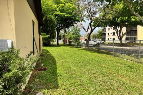 House in Miramar, Florida 2 bedrooms, 84.73 sq.m. № 2062691 - photo 17