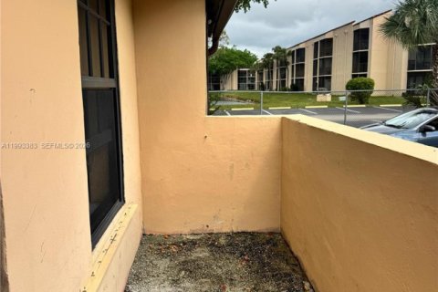 House in Miramar, Florida 2 bedrooms, 84.73 sq.m. № 2062691 - photo 20