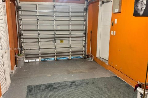 House in Miramar, Florida 2 bedrooms, 84.73 sq.m. № 2062691 - photo 14