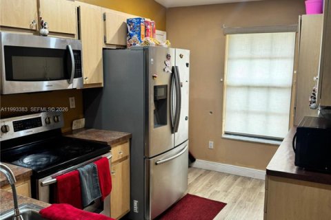 House in Miramar, Florida 2 bedrooms, 84.73 sq.m. № 2062691 - photo 6