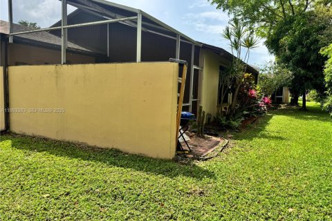 House in Miramar, Florida 2 bedrooms, 84.73 sq.m. № 2062691 - photo 18