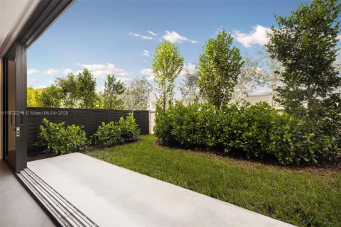 Townhouse in Pinecrest, Florida 4 bedrooms, 292.18 sq.m. № 1804134 - photo 10