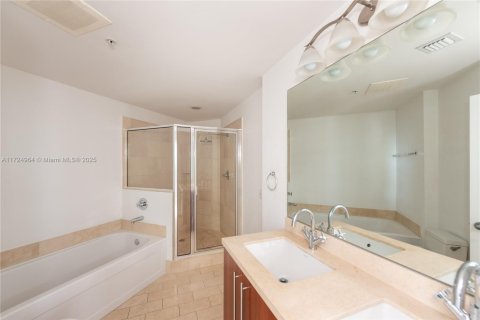 Купить кондоминиум в Майами, Флорида 2 спальни, 102.94м2, № 2054918 - фото 13