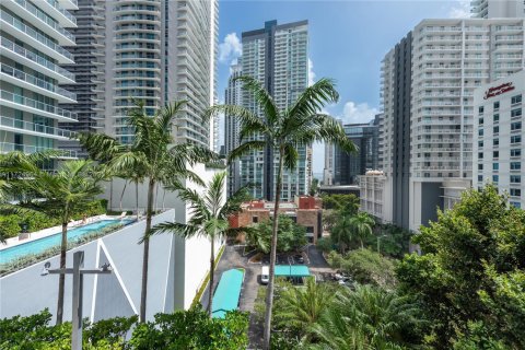 Купить кондоминиум в Майами, Флорида 2 спальни, 102.94м2, № 2054918 - фото 7