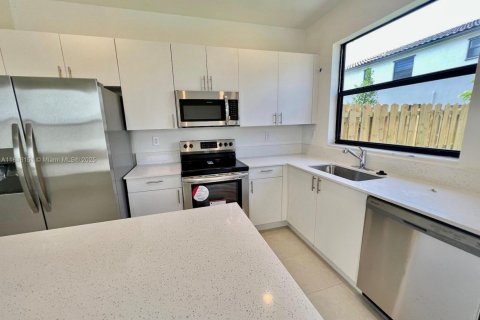 House in Homestead, Florida 3 bedrooms, 123.37 sq.m. № 1842914 - photo 4