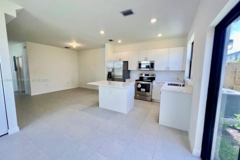 House in Homestead, Florida 3 bedrooms, 123.37 sq.m. № 1842914 - photo 6