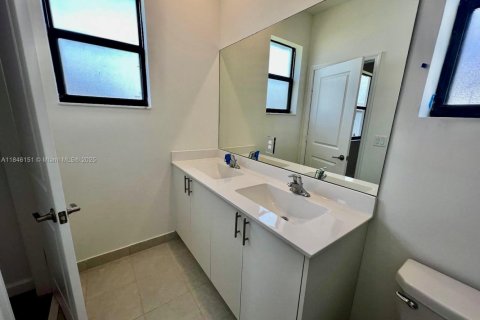 House in Homestead, Florida 3 bedrooms, 123.37 sq.m. № 1842914 - photo 9