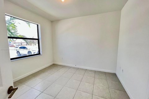 House in Homestead, Florida 3 bedrooms, 123.37 sq.m. № 1842914 - photo 11