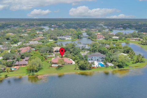 Villa ou maison à vendre à Weston, Floride: 7 chambres, 389.35 m2 № 2277875 - photo 8