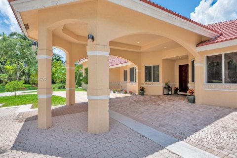 Villa ou maison à vendre à Weston, Floride: 7 chambres, 389.35 m2 № 2277875 - photo 5