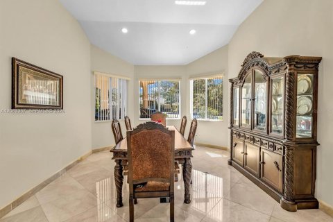 Villa ou maison à vendre à Weston, Floride: 7 chambres, 389.35 m2 № 2277875 - photo 23