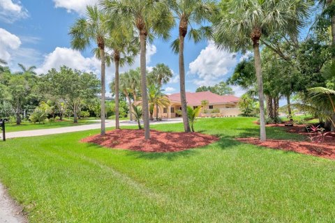 Villa ou maison à vendre à Weston, Floride: 7 chambres, 389.35 m2 № 2277875 - photo 2