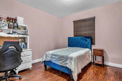 Villa ou maison à vendre à Weston, Floride: 7 chambres, 389.35 m2 № 2277875 - photo 29