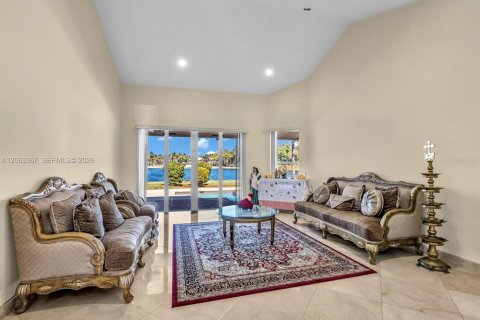 Villa ou maison à vendre à Weston, Floride: 7 chambres, 389.35 m2 № 2277875 - photo 10