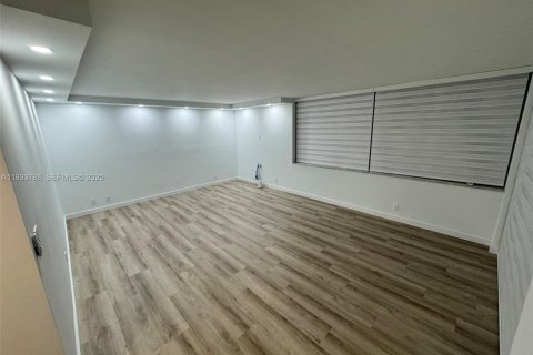 Condo in Aventura, Florida, 3 bedrooms  № 1992107 - photo 11