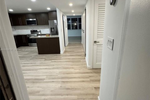 Condo in Aventura, Florida, 3 bedrooms  № 1992107 - photo 2