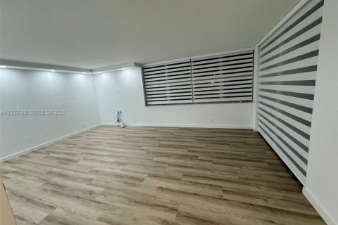 Condo in Aventura, Florida, 3 bedrooms  № 1992107 - photo 10