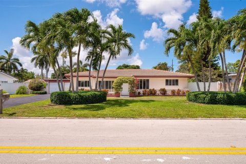 House in Boca Raton, Florida 3 bedrooms, 212.37 sq.m. № 1797017 - photo 4