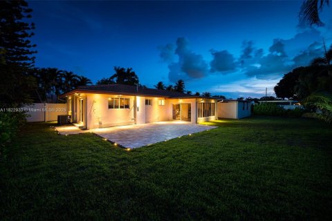House in Boca Raton, Florida 3 bedrooms, 212.37 sq.m. № 1797017 - photo 29