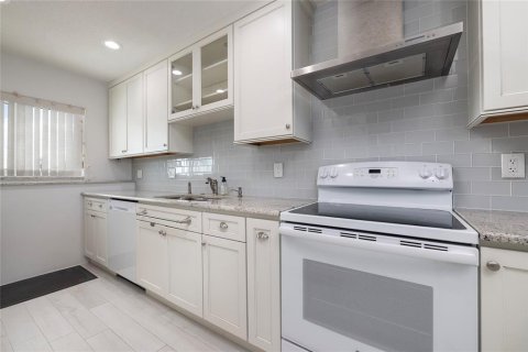 Copropriété à louer à Clearwater, Floride: 2 chambres, 107.3 m2 № 1680105 - photo 5
