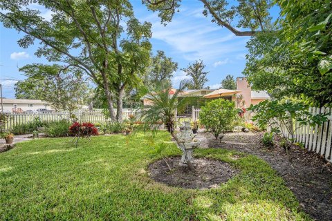 Villa ou maison à vendre à Fish Hawk, Floride: 2 chambres, 134.06 m2 № 1824516 - photo 10