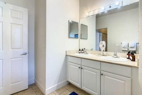 Townhouse in Kissimmee, Florida 4 bedrooms, 157.38 sq.m. № 1773202 - photo 28