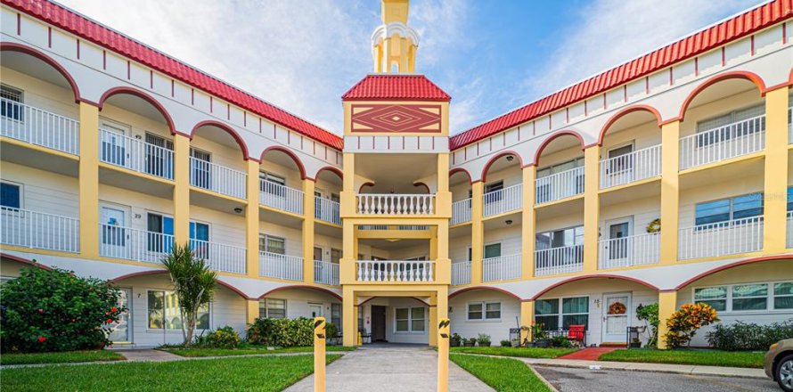 Condominio en Clearwater, Florida, 2 dormitorios  № 803653