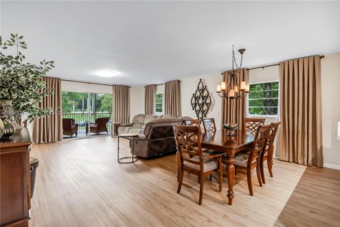 Condominio en venta en Pembroke Pines, Florida, 2 dormitorios, 140 m2 № 1947474 - foto 8