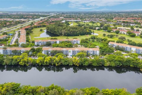 Condominio en venta en Pembroke Pines, Florida, 2 dormitorios, 140 m2 № 1947474 - foto 19