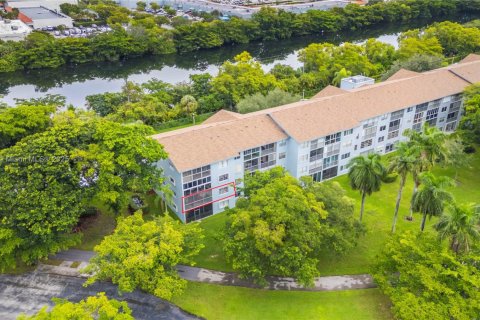 Condominio en venta en Pembroke Pines, Florida, 2 dormitorios, 140 m2 № 1947474 - foto 21