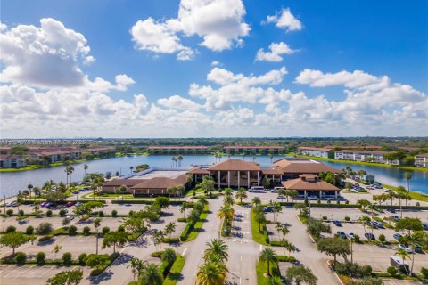 Condominio en venta en Pembroke Pines, Florida, 2 dormitorios, 140 m2 № 1947474 - foto 24