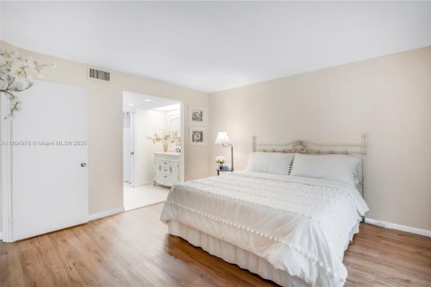 Condominio en venta en Pembroke Pines, Florida, 2 dormitorios, 140 m2 № 1947474 - foto 12