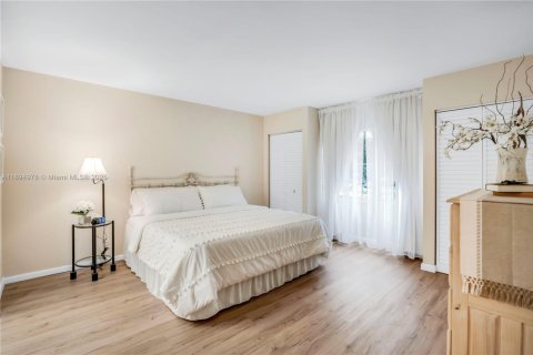 Condominio en venta en Pembroke Pines, Florida, 2 dormitorios, 140 m2 № 1947474 - foto 13