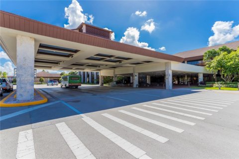 Condominio en venta en Pembroke Pines, Florida, 2 dormitorios, 140 m2 № 1947474 - foto 28