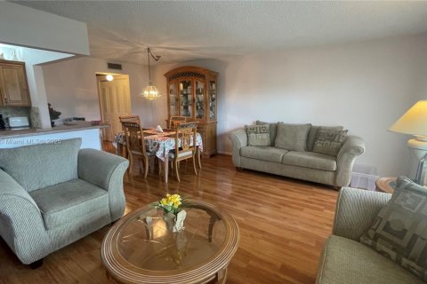 Condo in Deerfield Beach, Florida, 1 bedroom  № 2014506 - photo 7