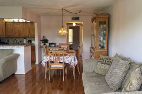 Condo in Deerfield Beach, Florida, 1 bedroom  № 2014506 - photo 4