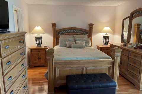 Condo in Deerfield Beach, Florida, 1 bedroom  № 2014506 - photo 11