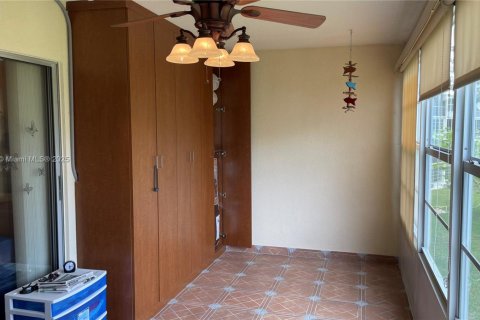 Condo in Deerfield Beach, Florida, 1 bedroom  № 2014506 - photo 13